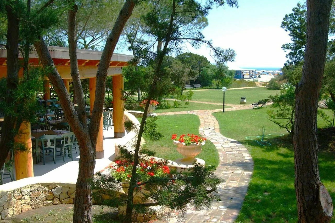Futura Club Colostrai San Priamo فندق